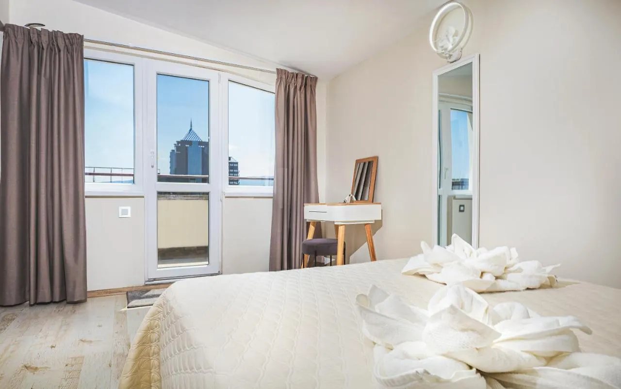 Fancy 1Bd Penthouse With Terrace Near The Centre By Flat Mаnager Daire Filibe